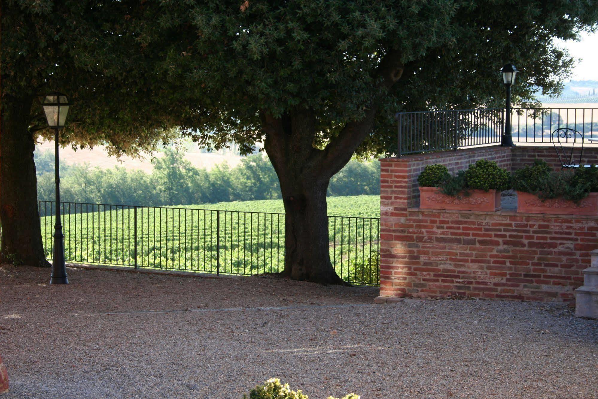 Agriturismo Terra Rossa Valiano Экстерьер фото